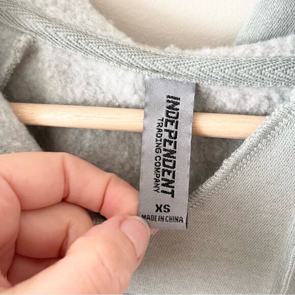 Vail Colorado Sweatshirt Hoodie Long Sleeve Women’s size XS Green - Picture 3 of 7